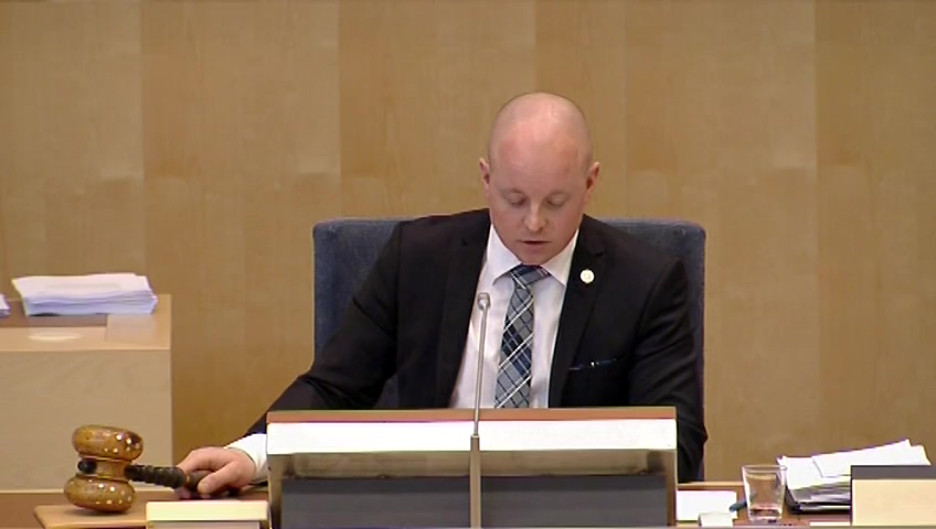 Stillbild från debatten i kammaren