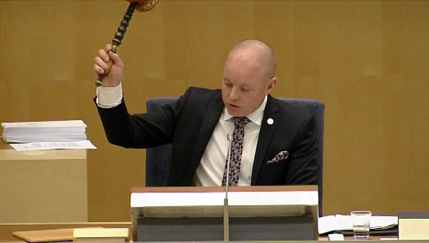 Stillbild från debatten i kammaren