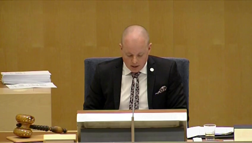 Stillbild från debatten i kammaren