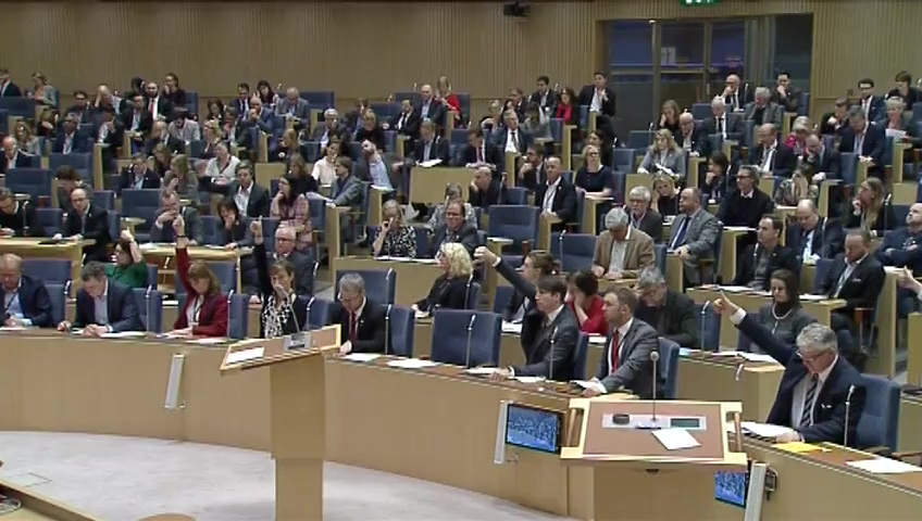 Stillbild från debatten i kammaren