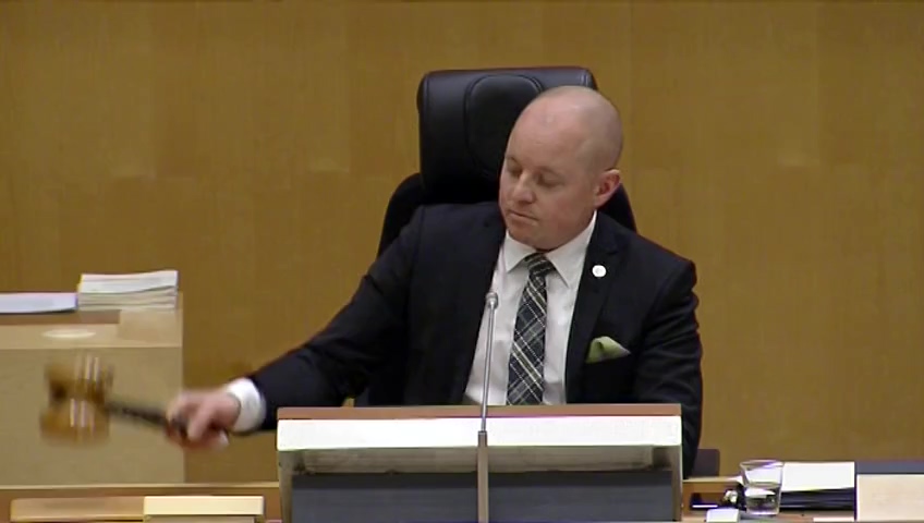Stillbild från debatten i kammaren
