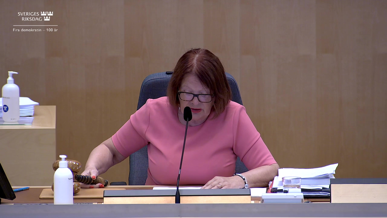 Stillbild från debatten i kammaren