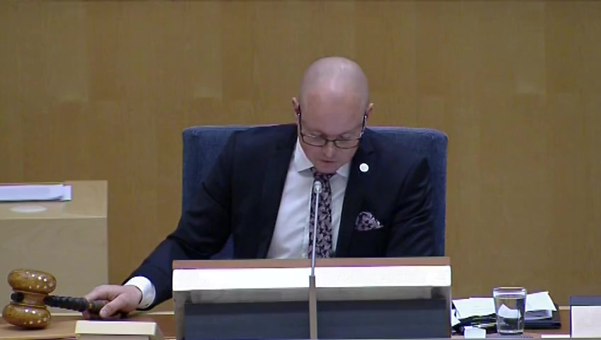 Stillbild från debatten i kammaren