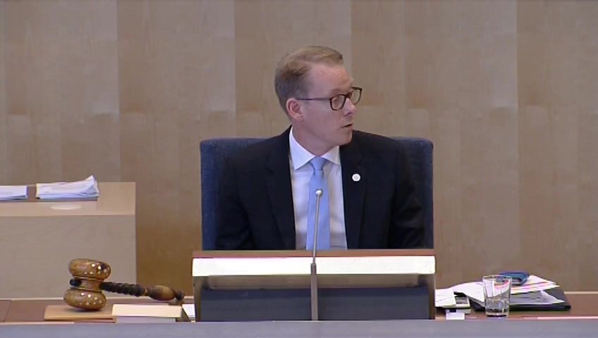 Stillbild från debatten i kammaren