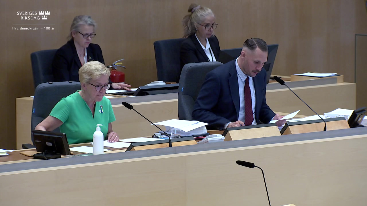 Stillbild från debatten i kammaren