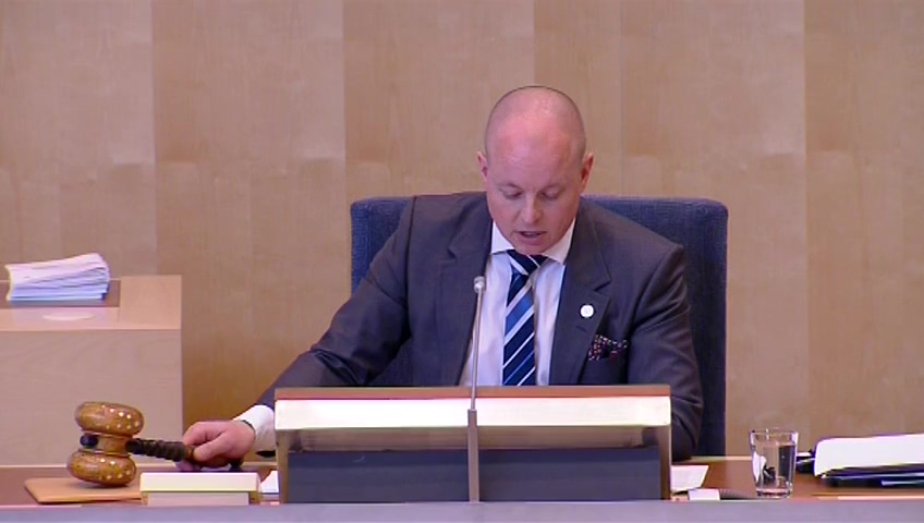 Stillbild från debatten i kammaren
