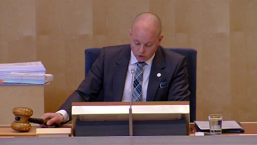 Stillbild från debatten i kammaren