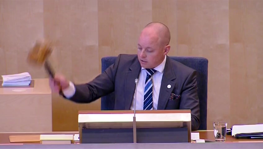Stillbild från debatten i kammaren