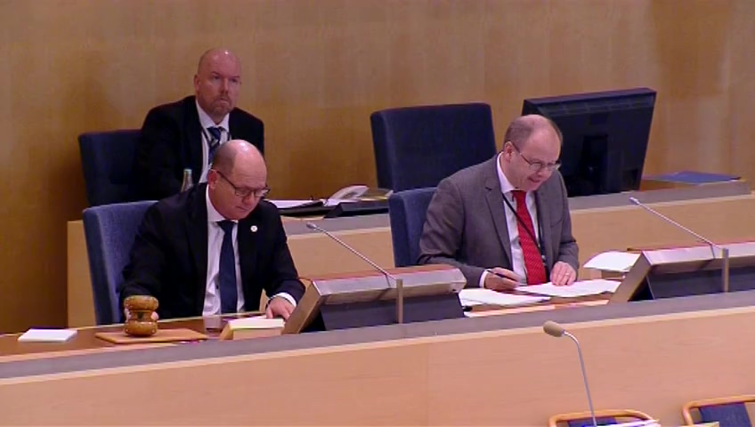 Stillbild från debatten i kammaren
