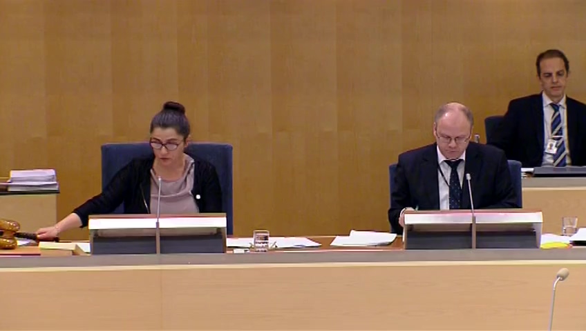 Stillbild från debatten i kammaren