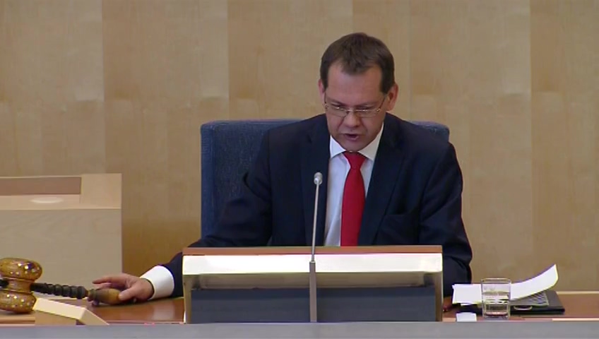 Stillbild från debatten i kammaren