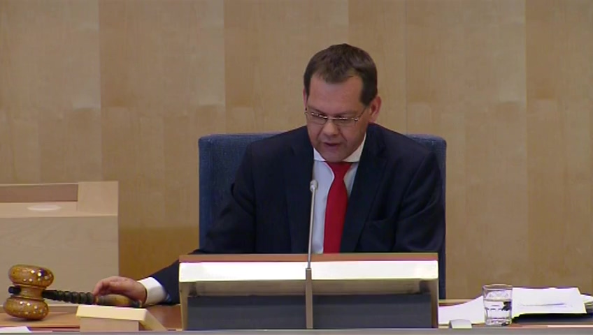 Stillbild från debatten i kammaren