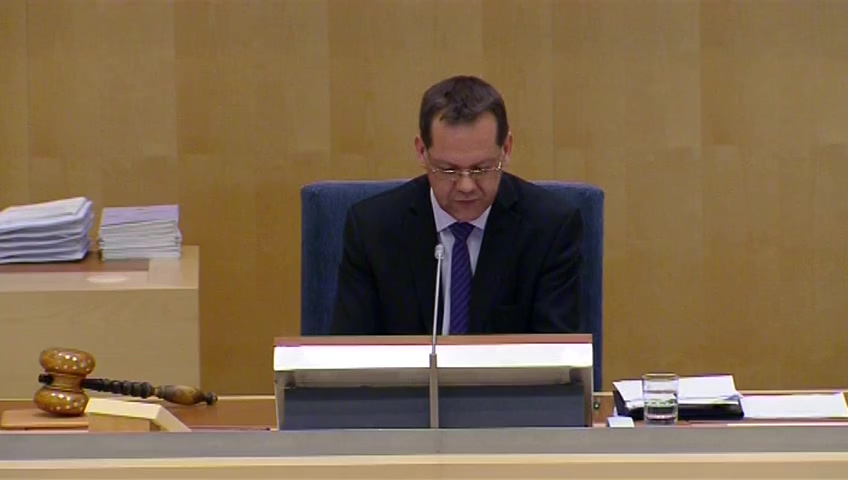 Stillbild från debatten i kammaren