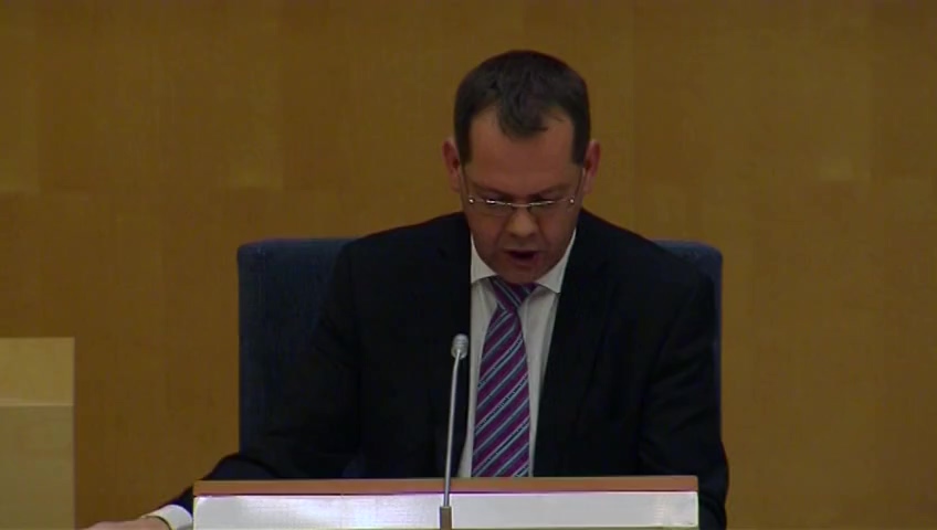 Stillbild från debatten i kammaren