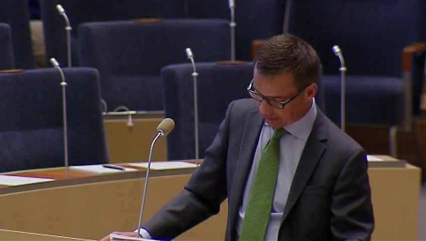 Stillbild från Interpellationsdebatt: Personer som faller mellan stolarna i trygghetssystemen