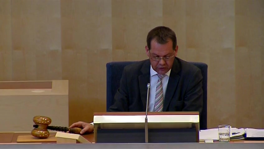 Stillbild från debatten i kammaren