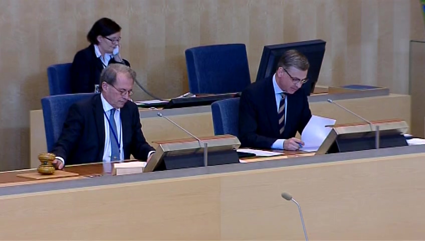 Stillbild från debatten i kammaren