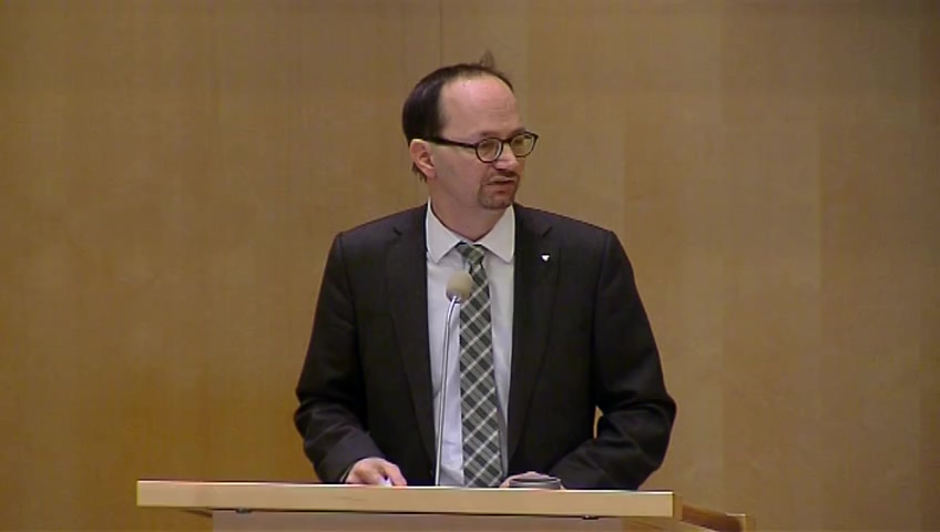 Stillbild från debatten i kammaren