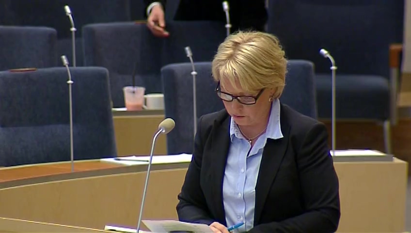 Stillbild från Interpellationsdebatt: Arbetslöshetsförsäkring och inkomstbortfallsprincip