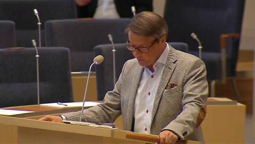 Stillbild från Interpellationsdebatt: Födande kvinnors rätt till lustgas