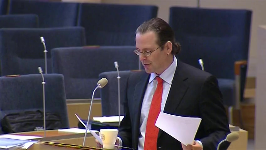 Stillbild från Interpellationsdebatt: Lönedumpning genom F-skattsedel