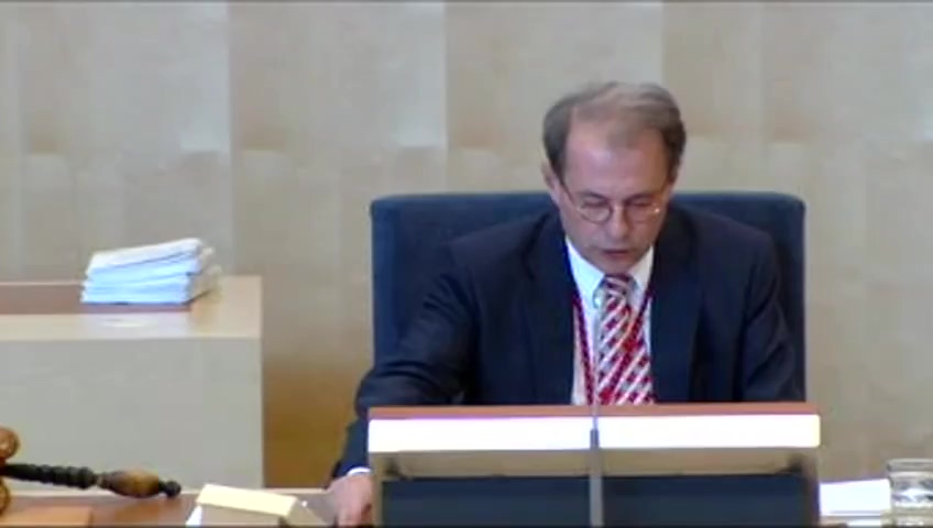 Stillbild från debatten i kammaren