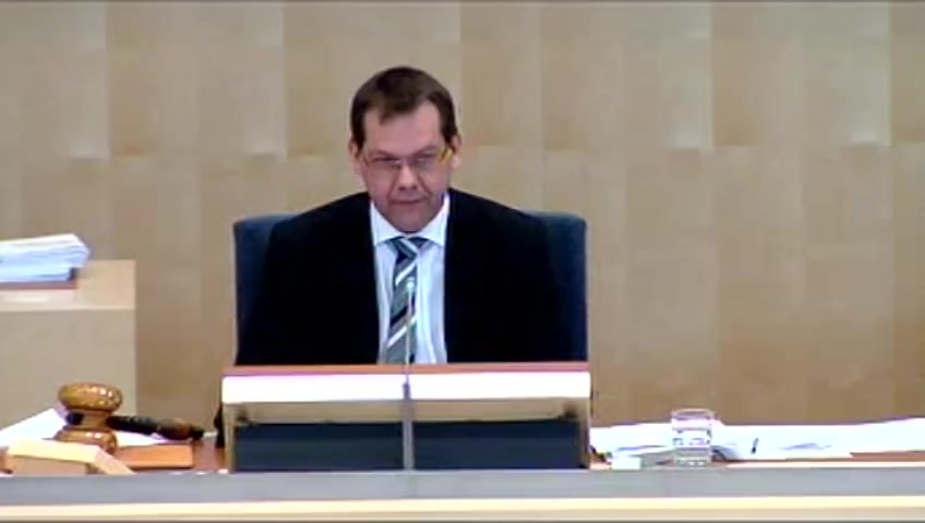 Stillbild från debatten i kammaren