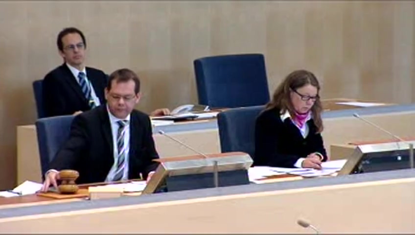 Stillbild från debatten i kammaren