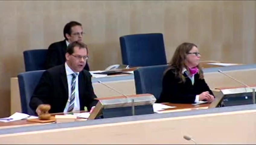 Stillbild från debatten i kammaren