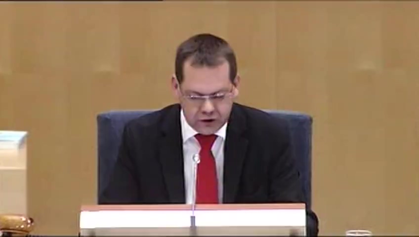 Stillbild från debatten i kammaren