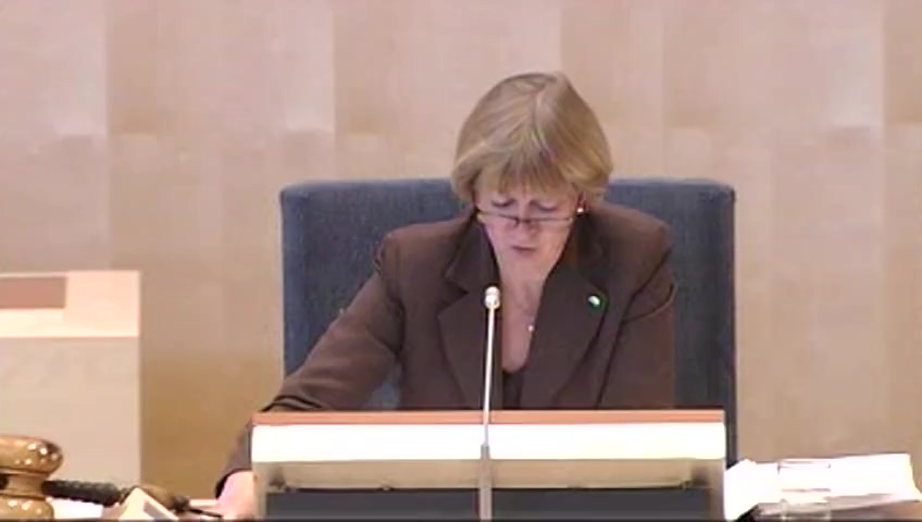 Stillbild från debatten i kammaren