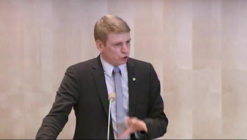 Stillbild från debatten i kammaren