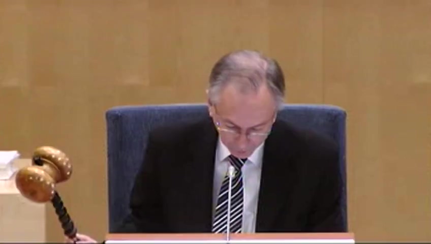Stillbild från debatten i kammaren