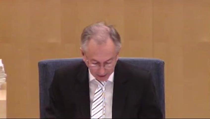 Stillbild från debatten i kammaren