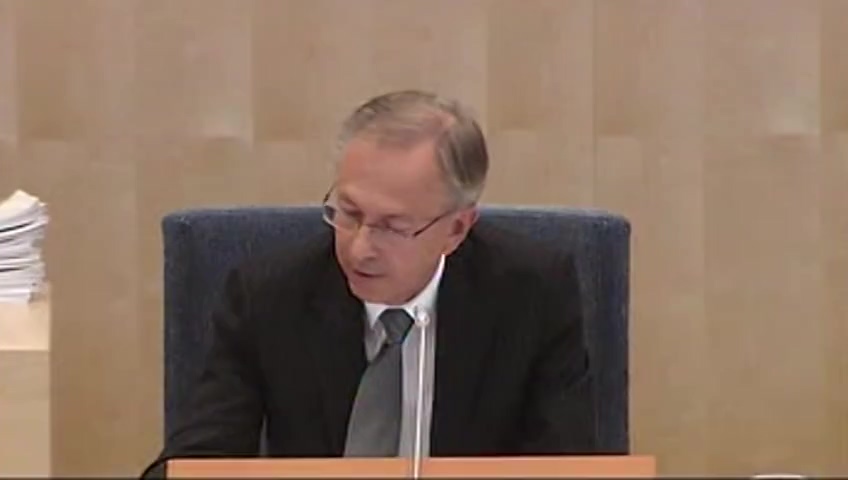 Stillbild från debatten i kammaren