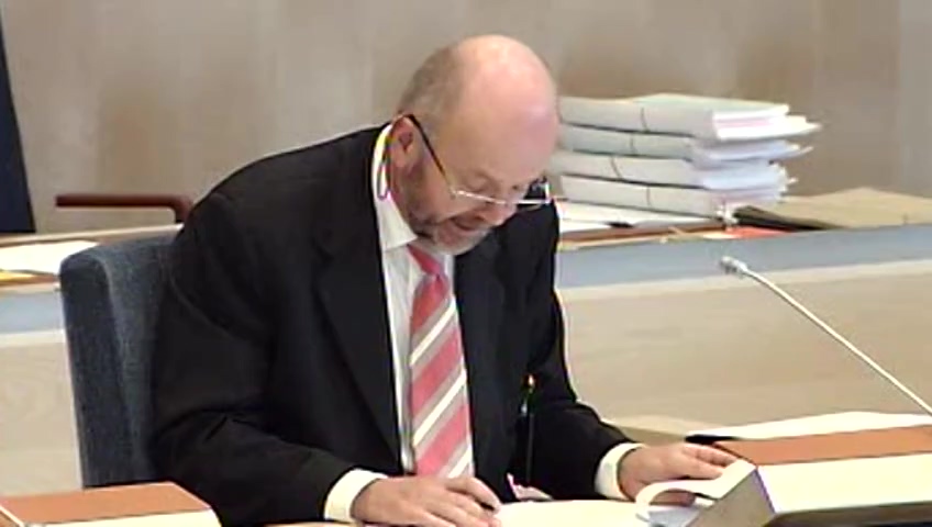 Stillbild från debatten i kammaren