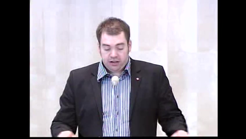 Stillbild från debatten i kammaren