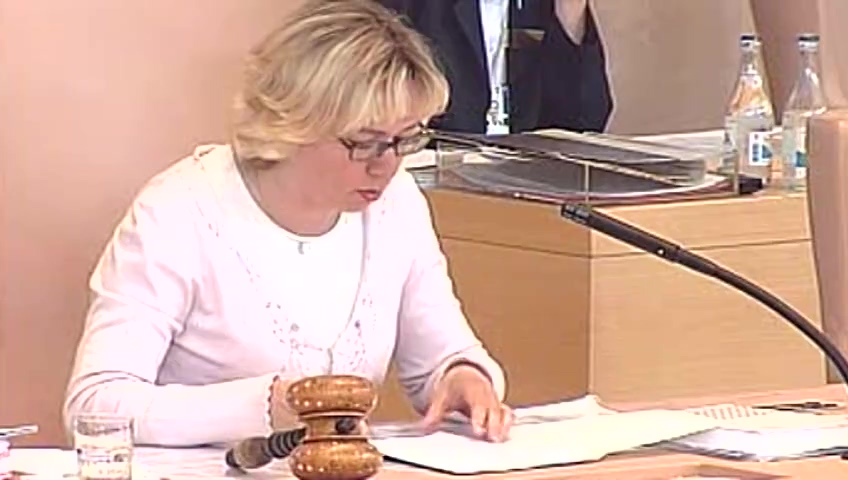 Stillbild från debatten i kammaren