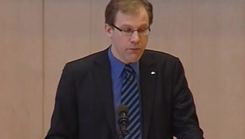 Stillbild från debatten i kammaren