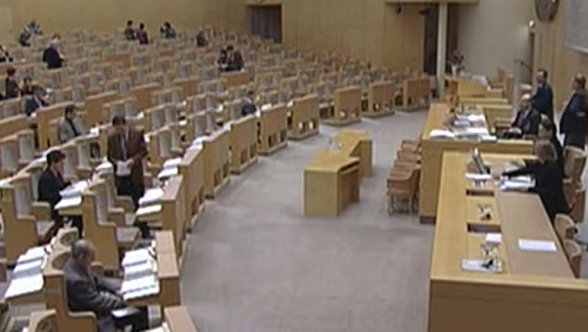 Stillbild från debatten i kammaren