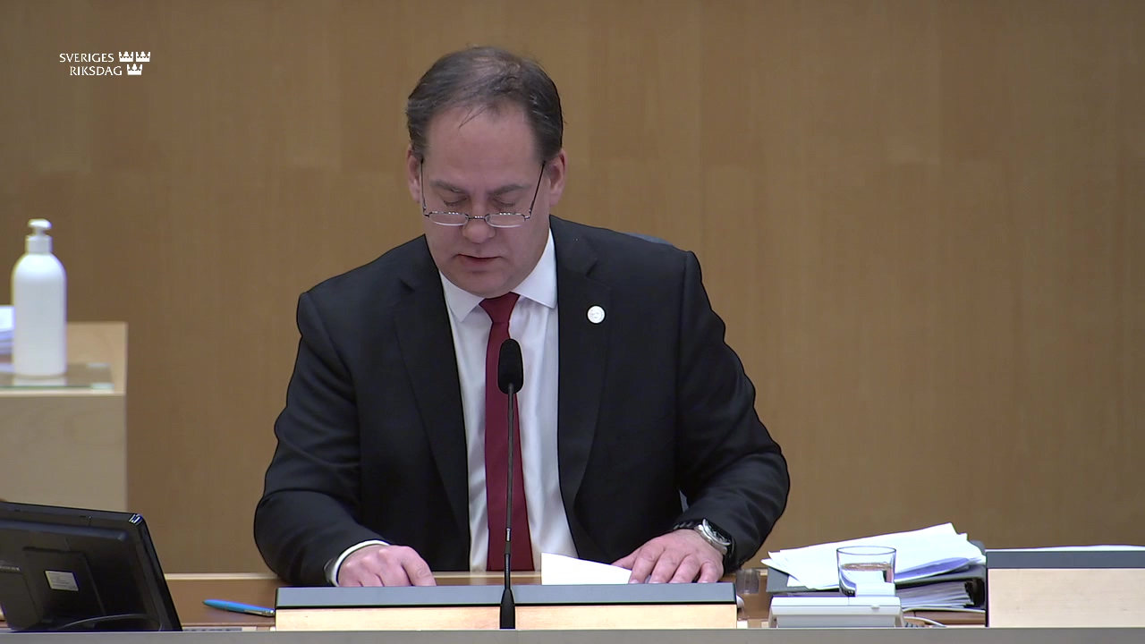 Stillbild från debatten i kammaren