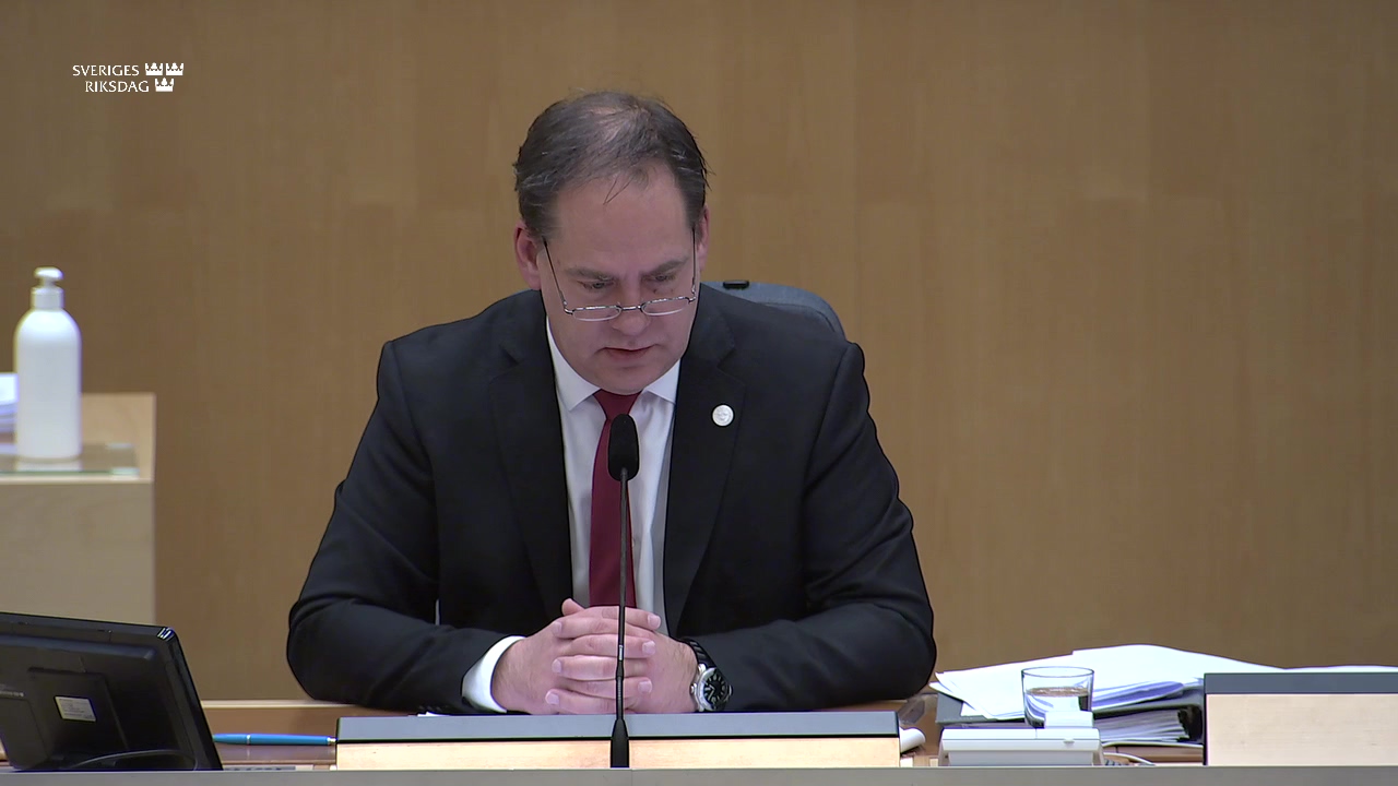 Stillbild från debatten i kammaren