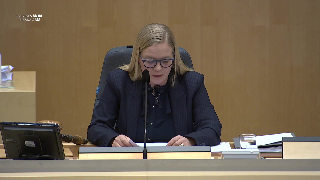 Stillbild från Beslut: Beslut: Övervakning och rapportering av uppgifter om verkliga utsläpp från vissa fordon