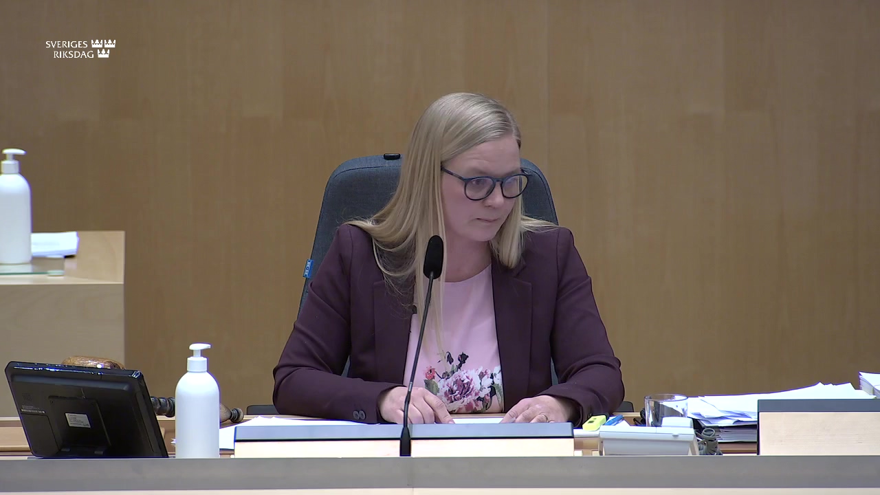 Stillbild från debatten i kammaren
