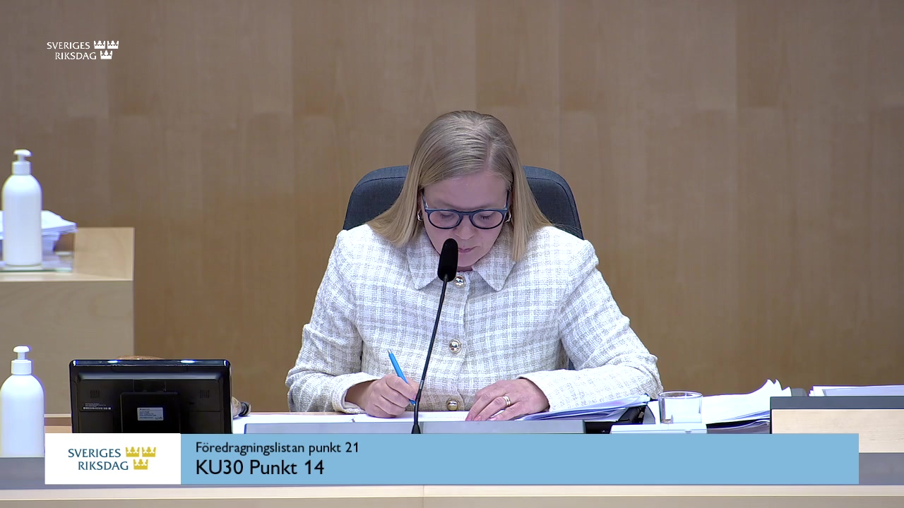 Stillbild från debatten i kammaren