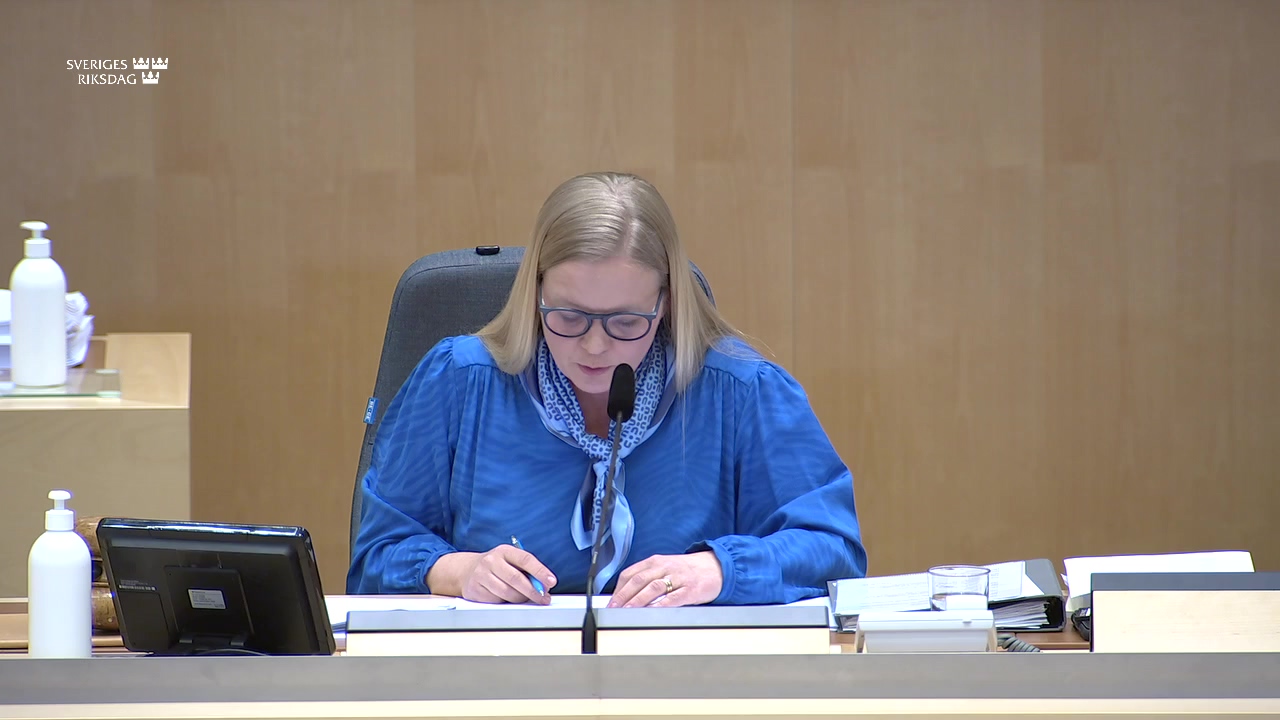 Stillbild från debatten i kammaren