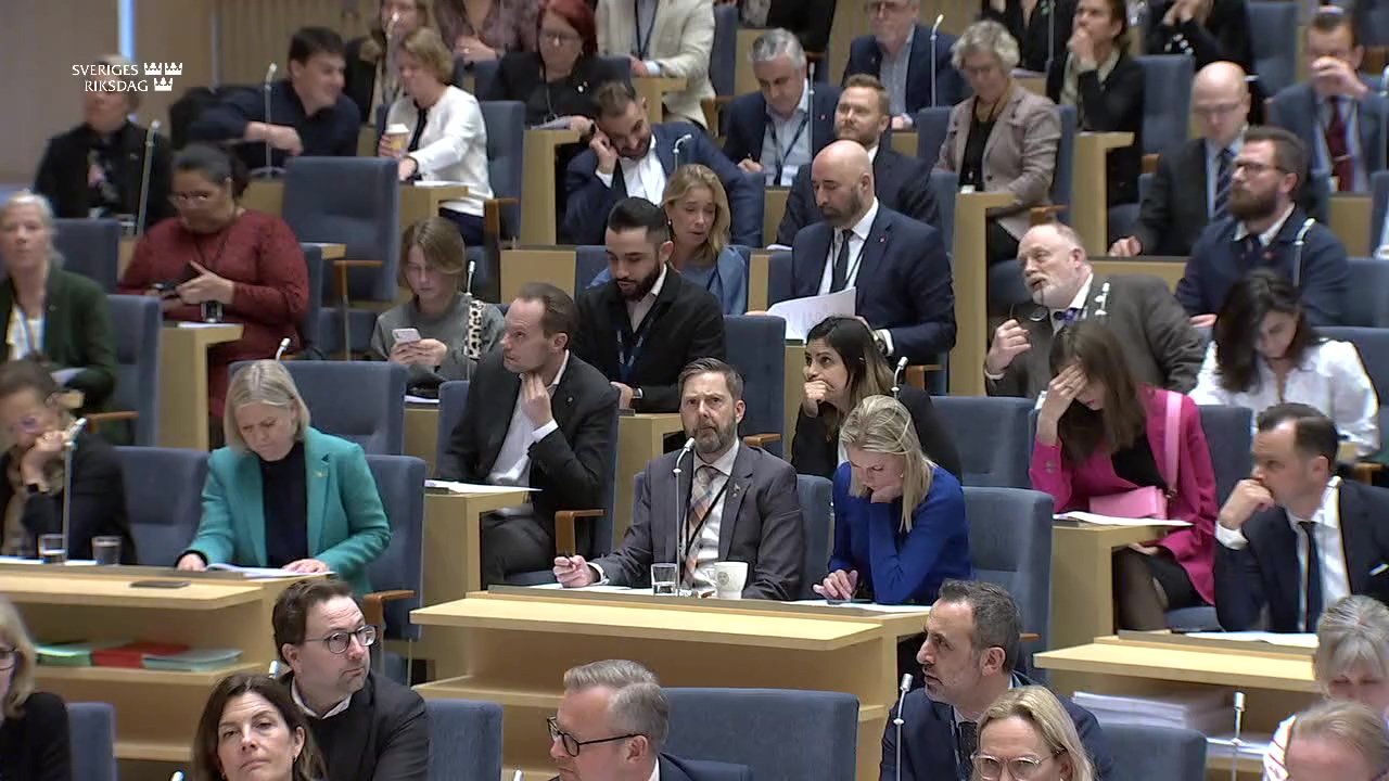 Stillbild från debatten i kammaren