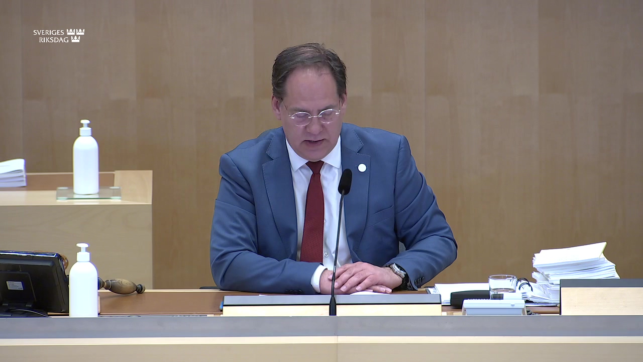 Stillbild från debatten i kammaren
