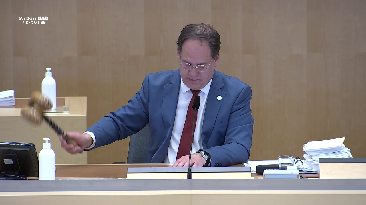 Stillbild från debatten i kammaren