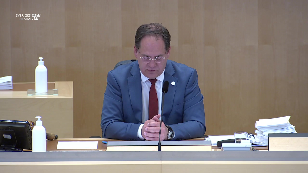 Stillbild från debatten i kammaren